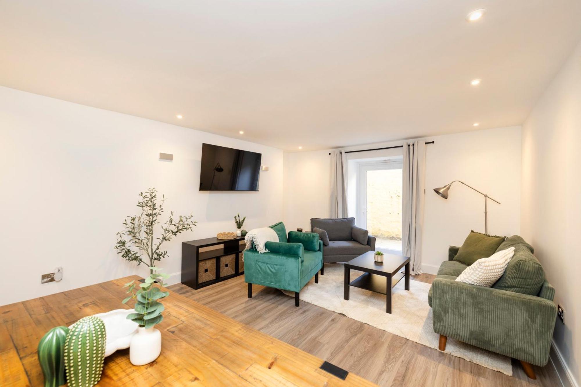 Joivy 3Br Flat In Haymarket With Free Parking EDI Exteriér fotografie