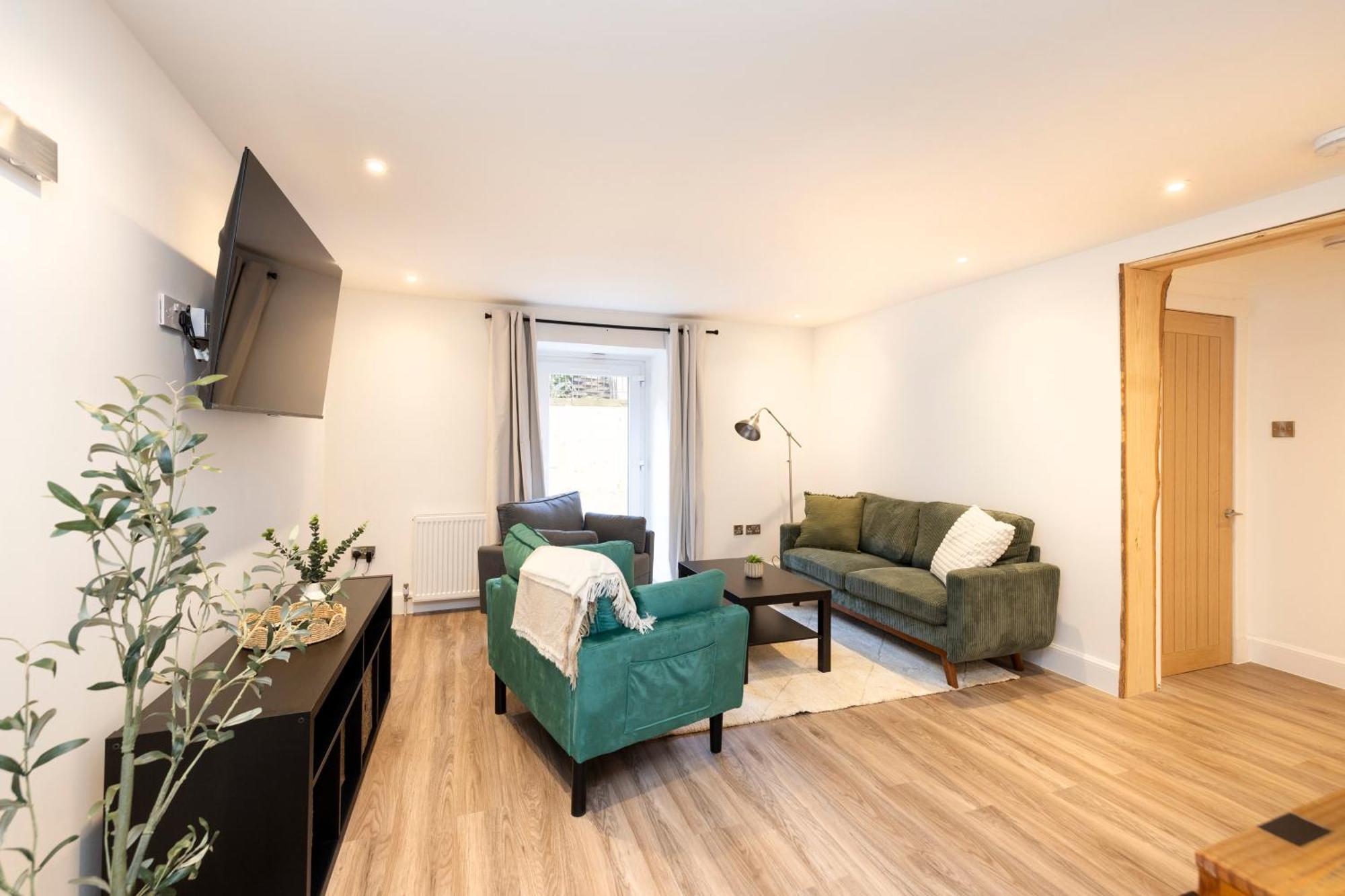 Joivy 3Br Flat In Haymarket With Free Parking EDI Exteriér fotografie