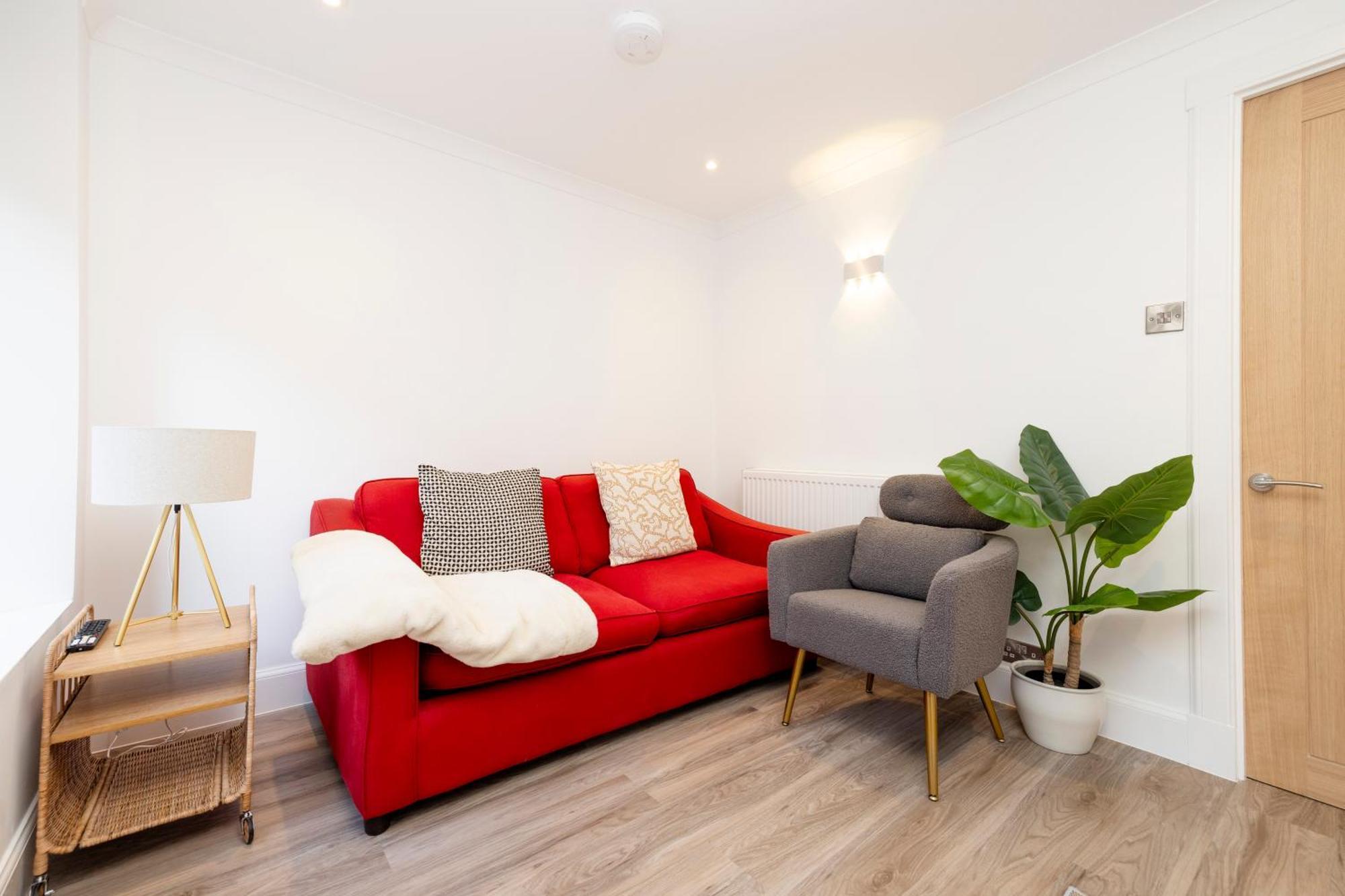 Joivy 3Br Flat In Haymarket With Free Parking EDI Exteriér fotografie