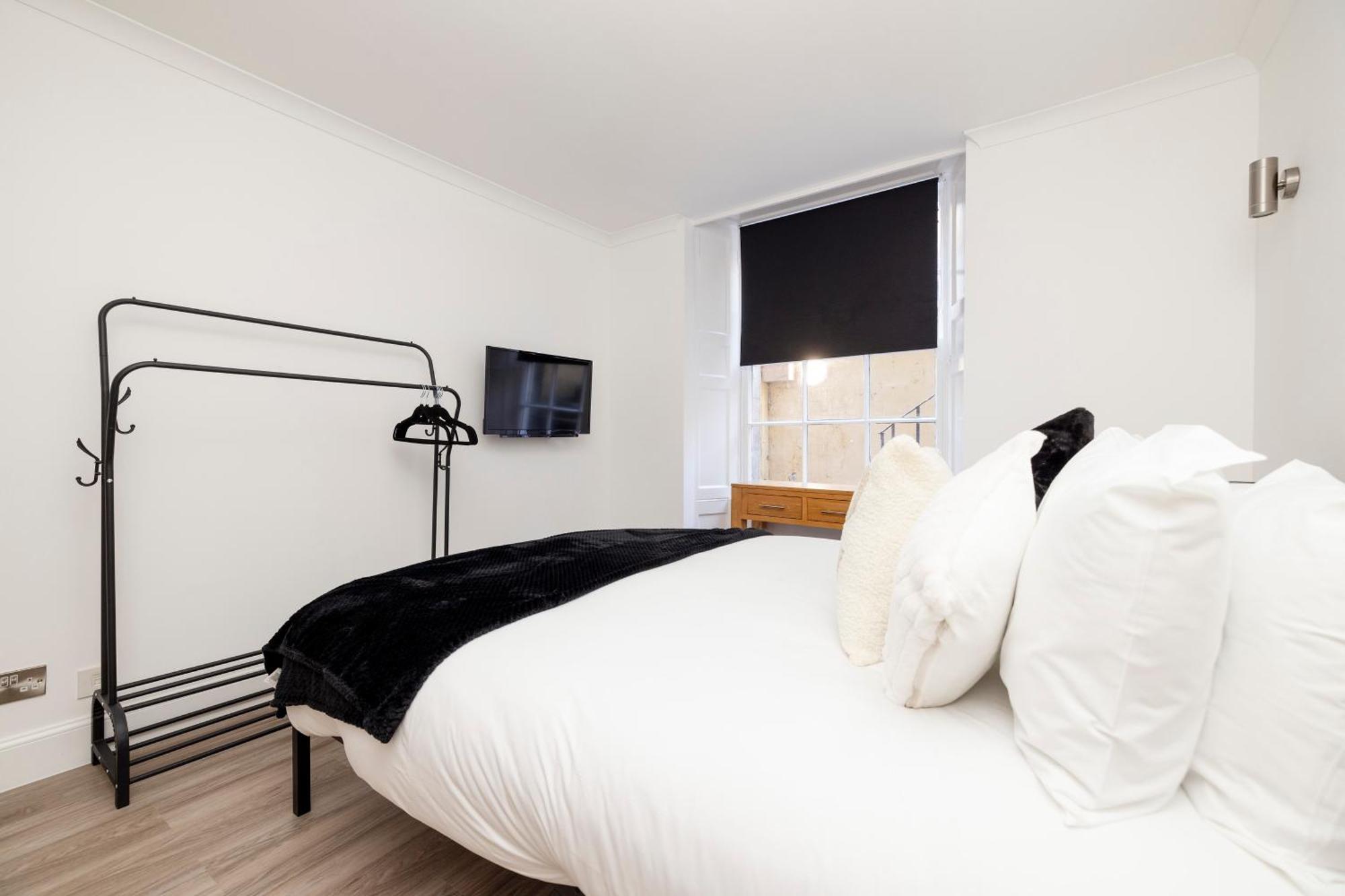 Joivy 3Br Flat In Haymarket With Free Parking EDI Exteriér fotografie