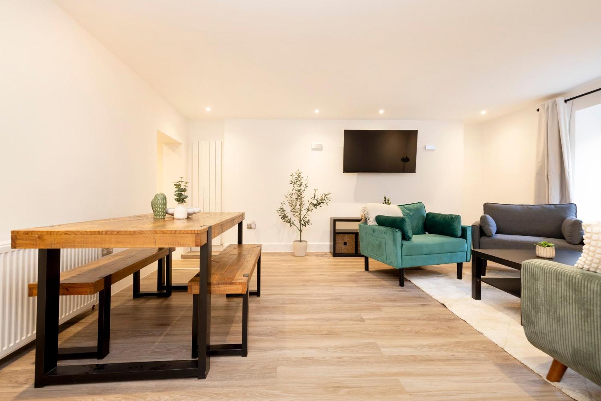 Joivy 3Br Flat In Haymarket With Free Parking EDI Exteriér fotografie