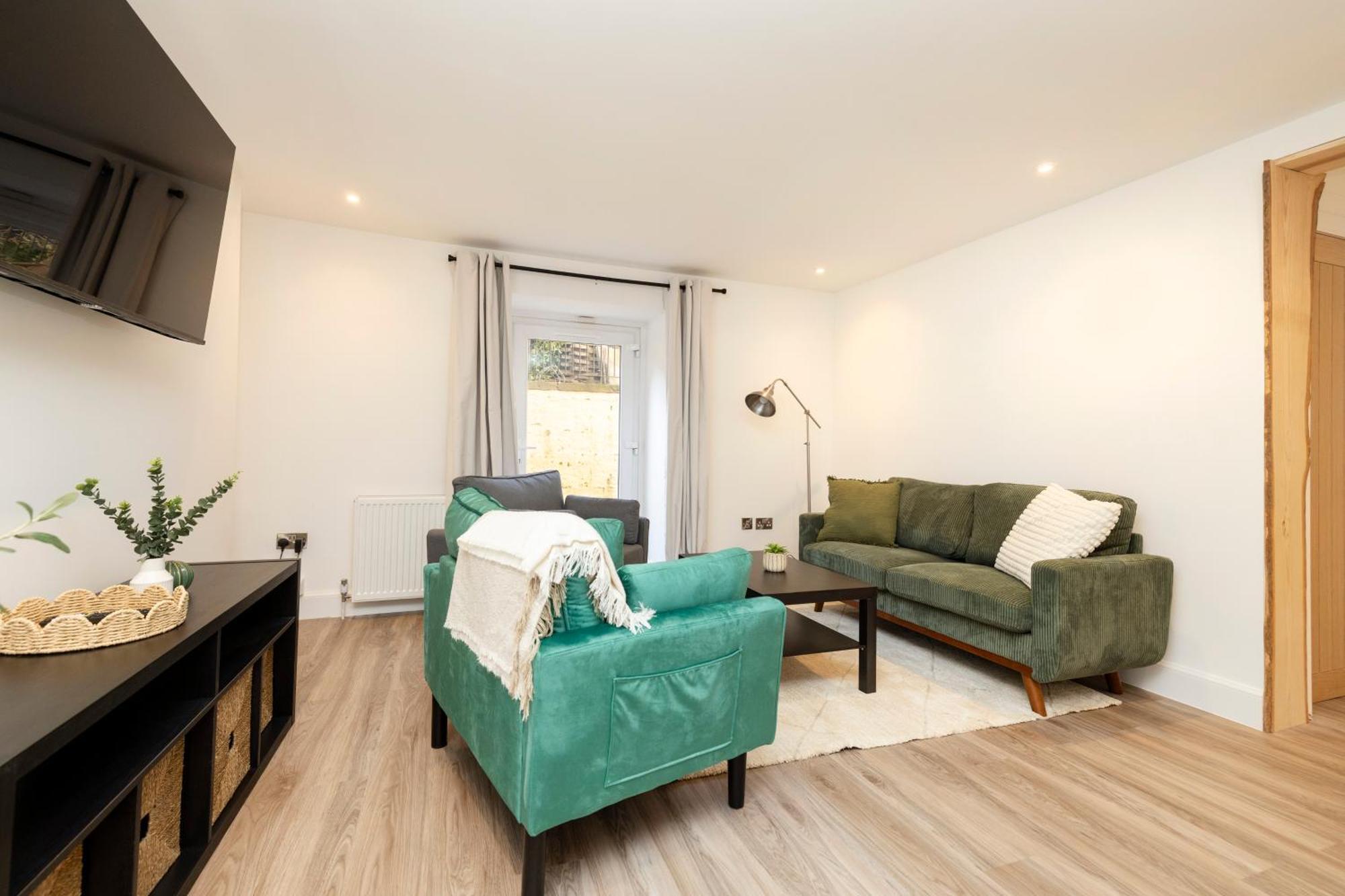 Joivy 3Br Flat In Haymarket With Free Parking EDI Exteriér fotografie
