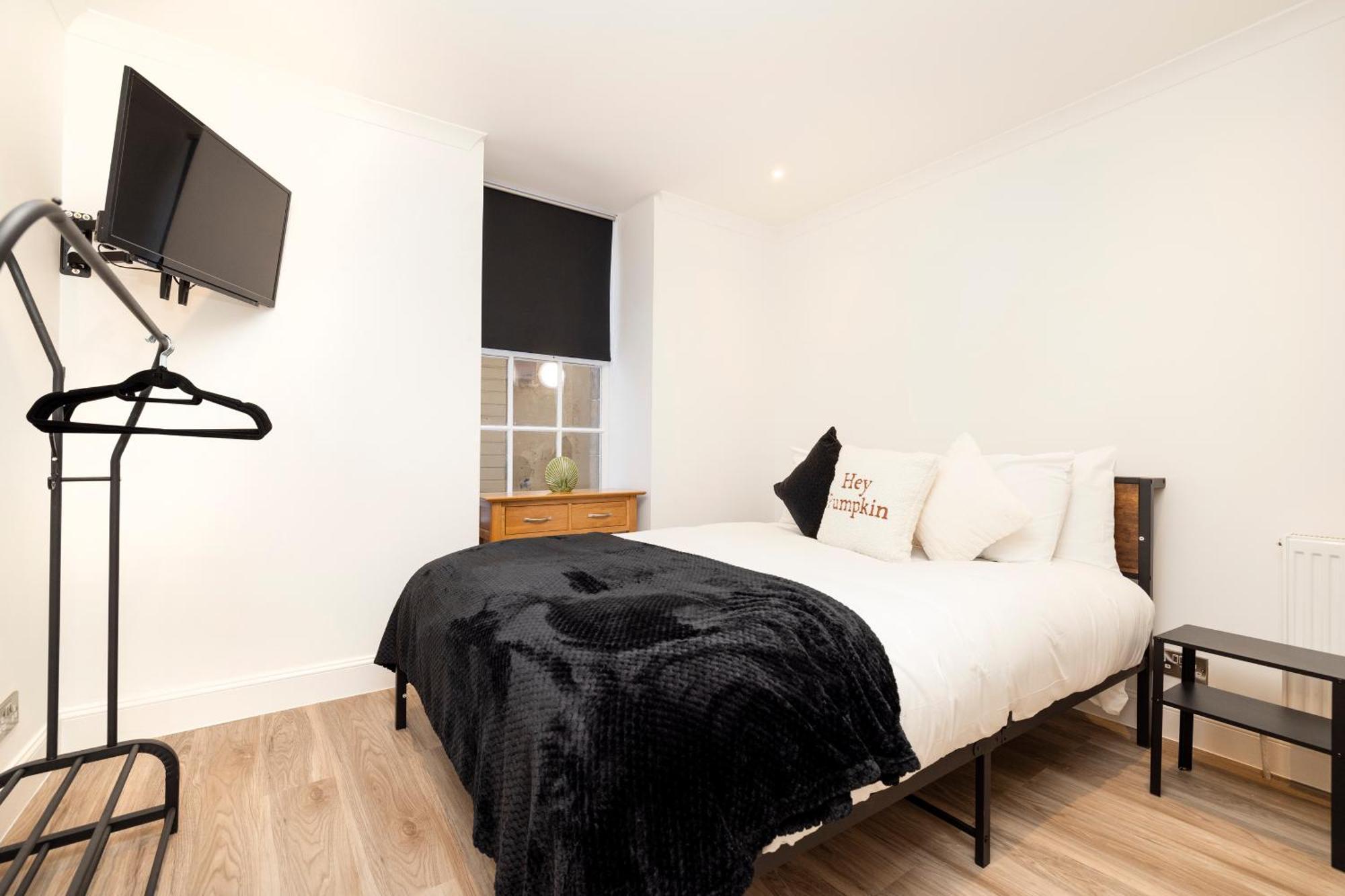 Joivy 3Br Flat In Haymarket With Free Parking EDI Exteriér fotografie