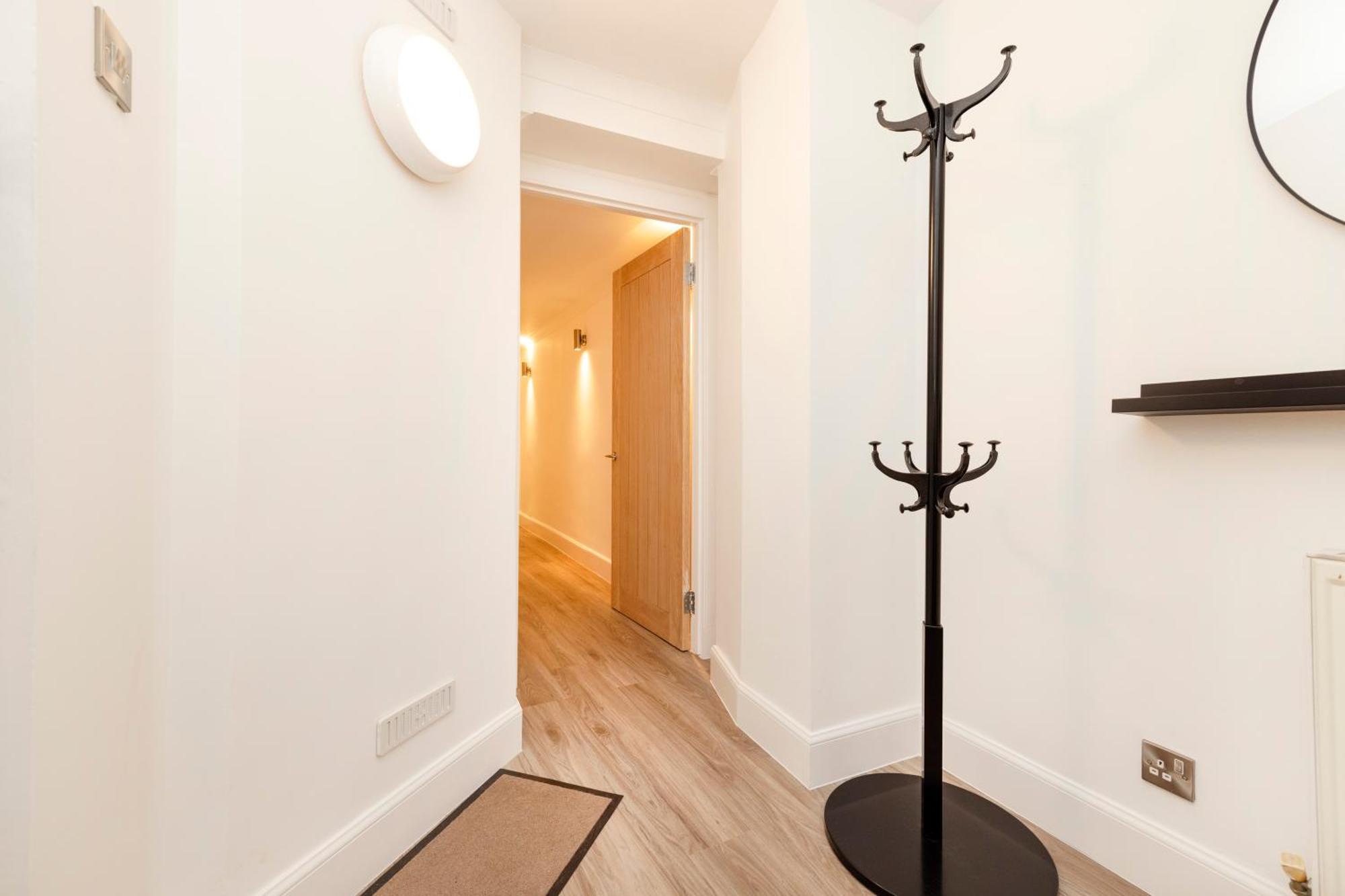 Joivy 3Br Flat In Haymarket With Free Parking EDI Exteriér fotografie
